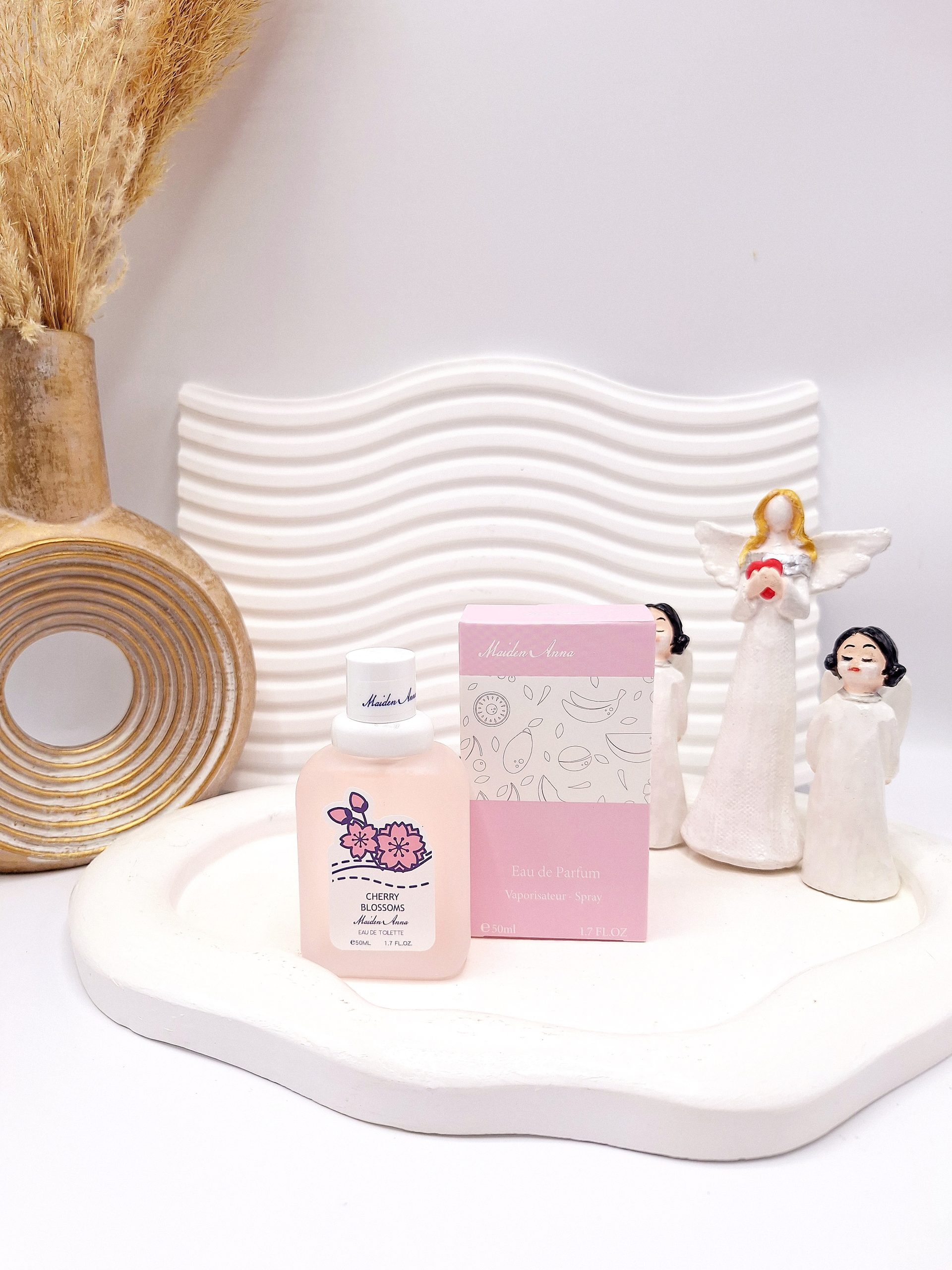 عطر بیکینی رایحه شکوفه گیلاس برند میدن آنا