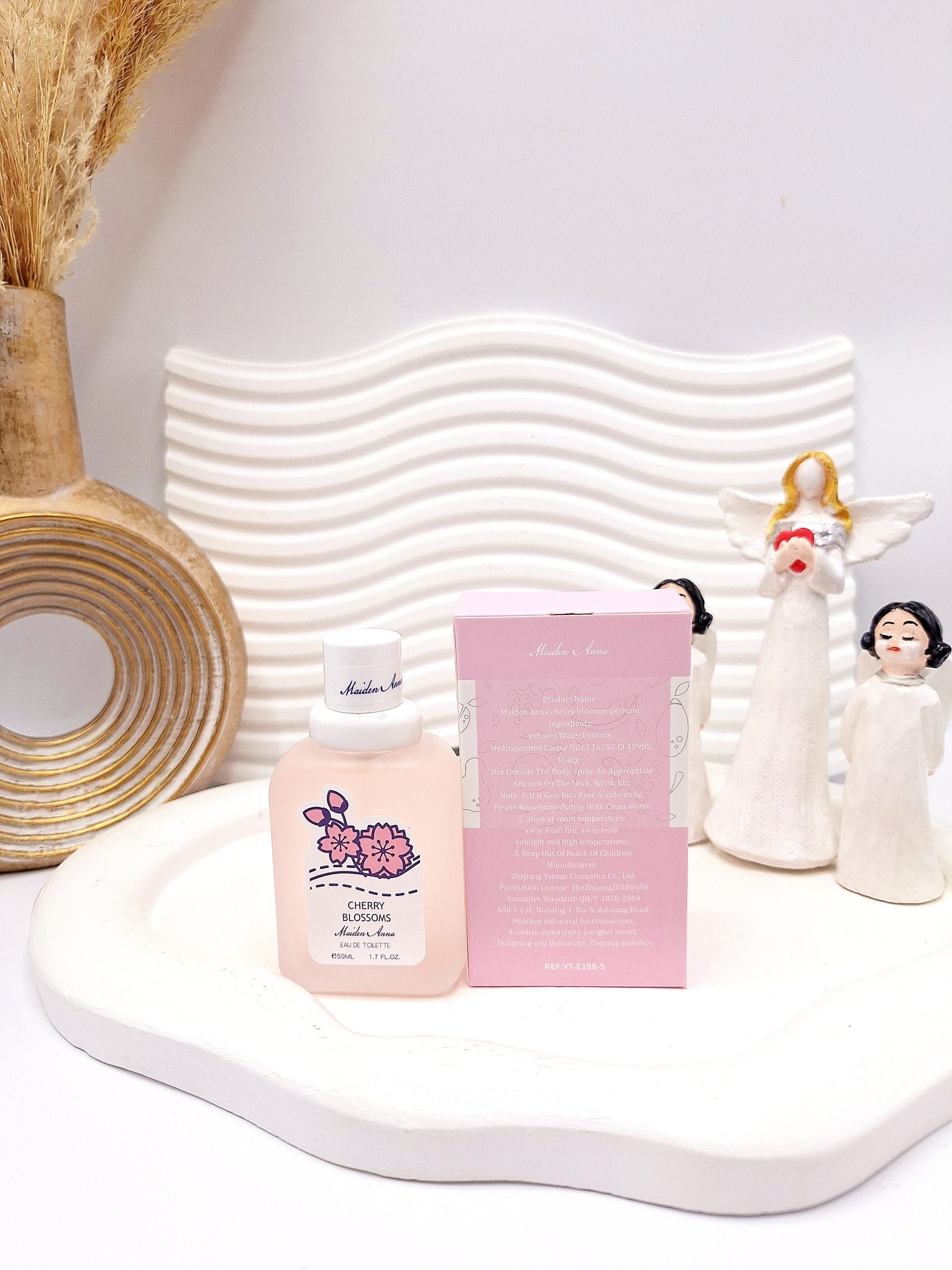 عطر بیکینی رایحه شکوفه گیلاس برند میدن آنا