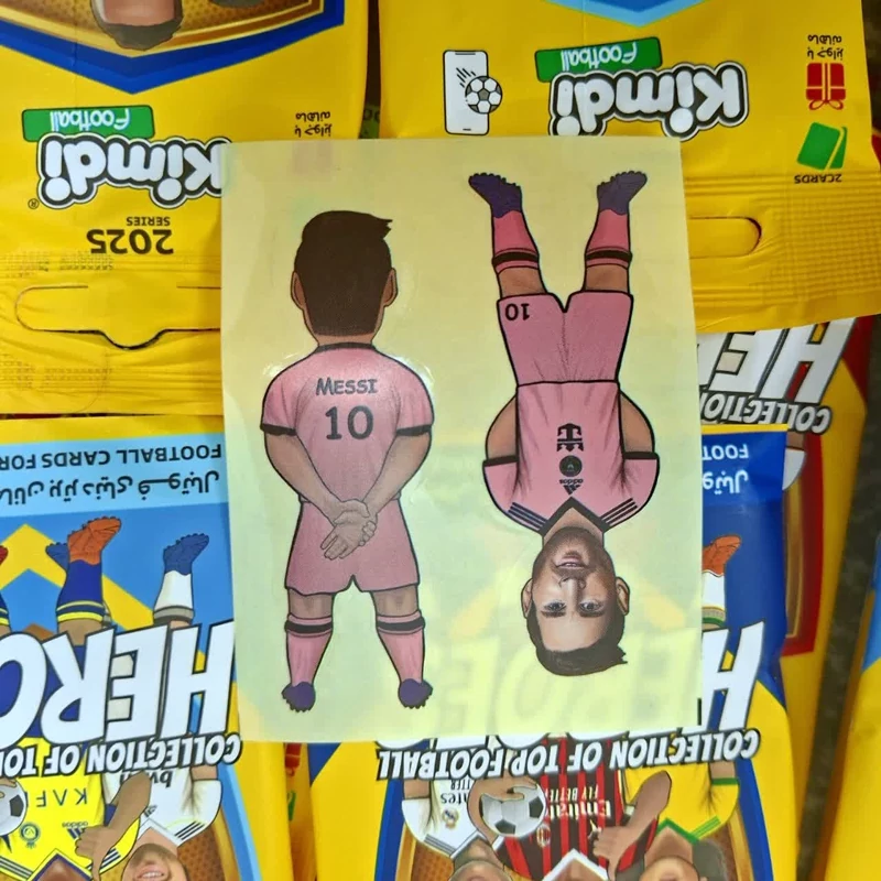 مینی فیگور لیونل مسی به همراه پایه فیگور