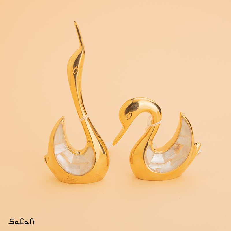 مجسمه قو جفت برنج و صدف 6471