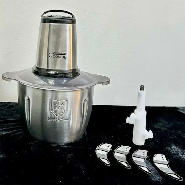 آزاده ولاشجردی