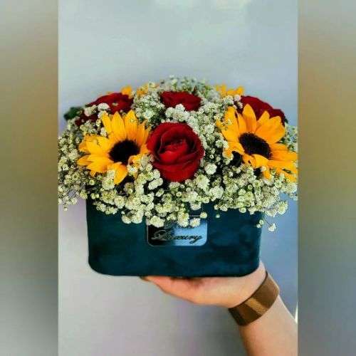 خرید باکس گل آفتابگردان برای خاله 30481