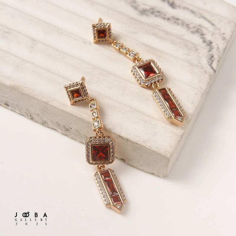 گوشواره نگین دار سوارسکی قرمز کد1111982948
