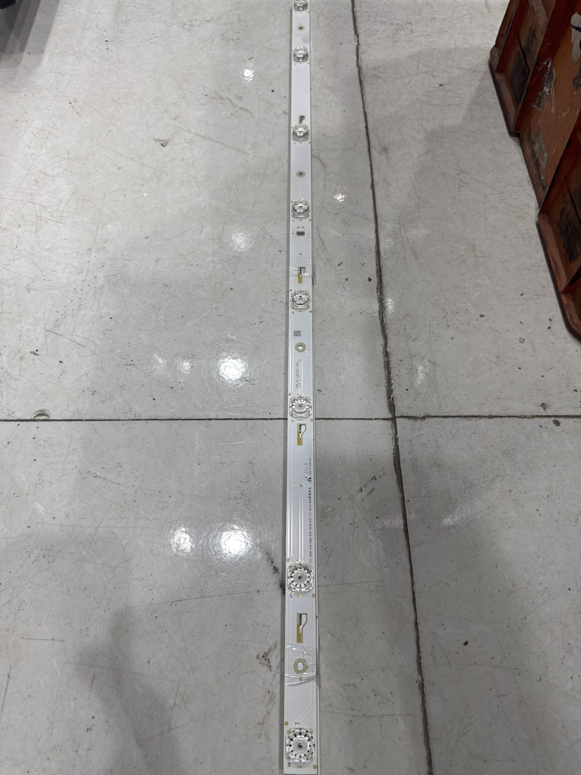 بک لایت ایکس ویژن 43xt520