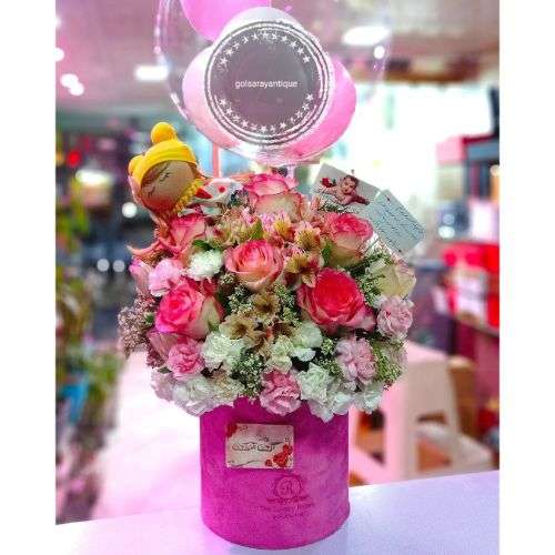 باکس گل تولد نوزاد d127