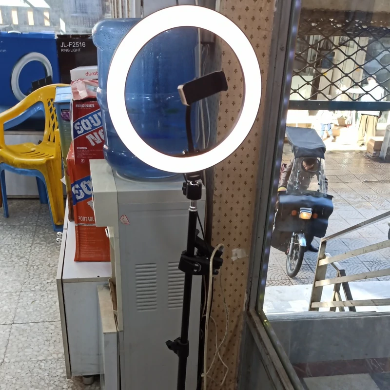 رینگ لایت با سه پایه 2متری نور آفتابی و مهتابی و صدفی با ارسال رایگان