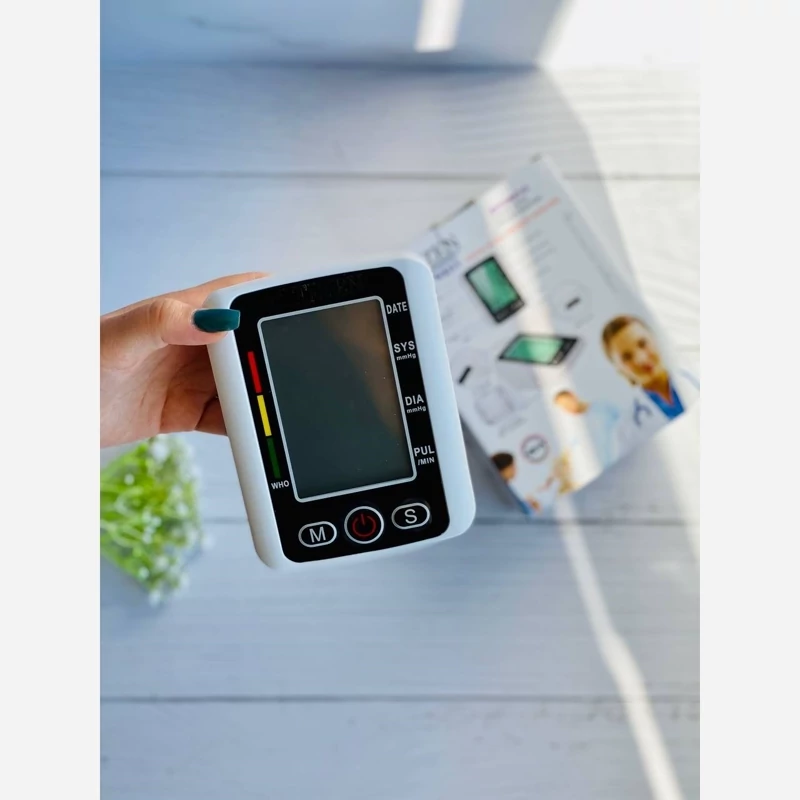 دستگاه فشار خون دیجیتالی، سخنگومارک سی تی زن اصل ژاپن. دارای صفحه نمایشگر اعداد.