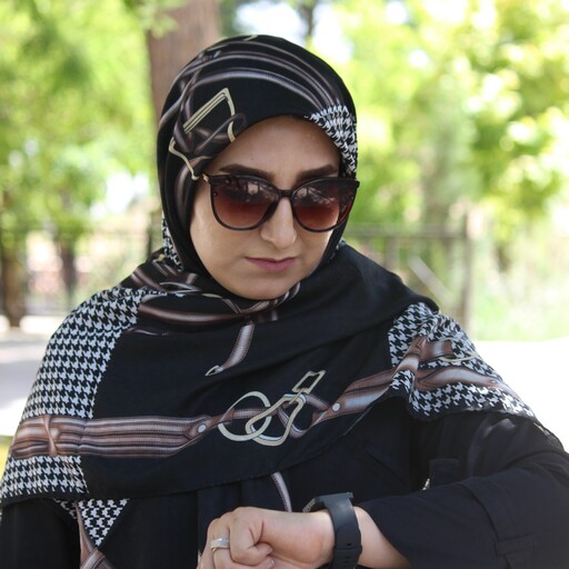 روسری نخ گارزا دور دستدوز  طرح پیچازی رنگ مشکی
