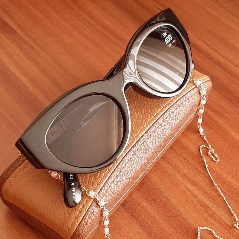 عینک آفتابی اسپرت زنانه و مردانه مشکی پلاستیک فشرده کیف و دستمال رایگان