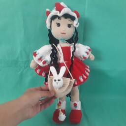 عروسک پرفروش لباس قرمز و سفید با کیف دستی عروسکی  47سانتی 