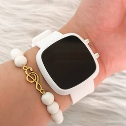ست ساعت ال ای دی بندژله ای مربع سفید همراه با دستبند مهره ای سفید رنگ
