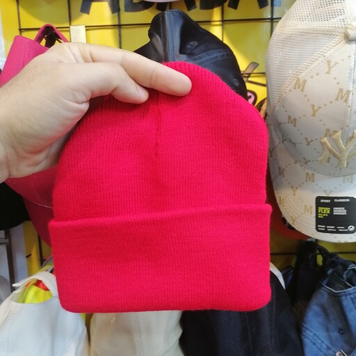 کلاه قرمز تک رنگ 