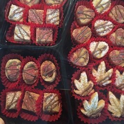 حلوا زنجبیلی  با تزئین دلخواه و اشکال مختلف قابل سفارش در بسته های نیم کیلویی 