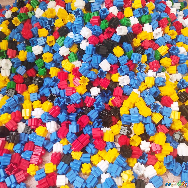 اسباب بازی پک 110 عددی  بلوک های ساختنی ایرانی شرکت پویا چند رنگ جور 