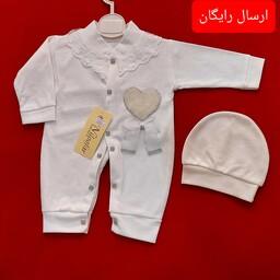 لباس نوزادی سرهمی نوزادی دخترونه طرح قلب سفید رنگ مناسب بیمارستان و بدو تولد 