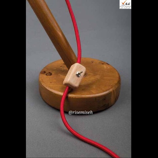 چراغ مطالعه چوبی دست ساز قابل تنظیم مدل گرد چوب روس