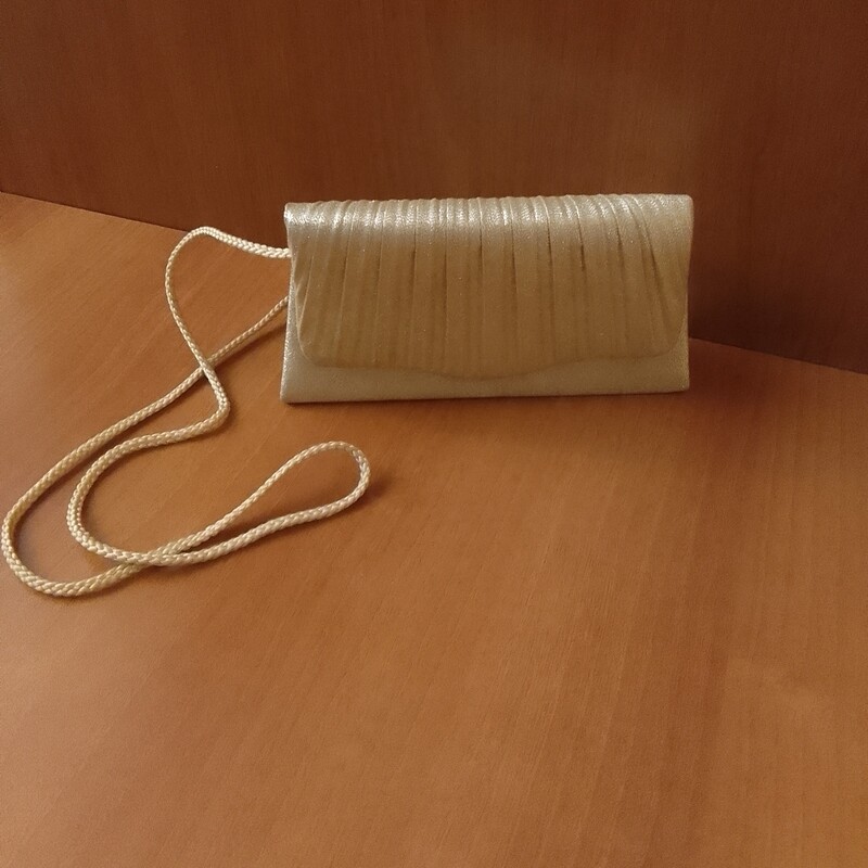 کیف مجلسی طلایی دستی کوچک زنانه دخترانه بند دار با بند ابعاد 21 در 11 شاین دار اکلیلی نقره ای 