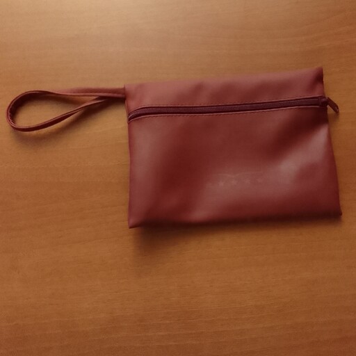 کیف کوچک دستی مچی کیف پول کیف آرایشی لوازم آرایش کیف مدارک زیپی زیپدار قرمز زرشکی چرم مصنوعی ابعاد 22 در 16