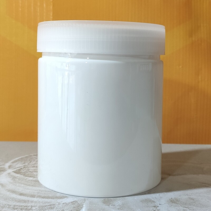 جار  پلاستیکی سفید پوششی ( یک کیلوگرم عسل ) ( 700 سی سی ) بسیار  محکم و مقاوم  ، با درب پلاستیکی سایز 88 شفاف 