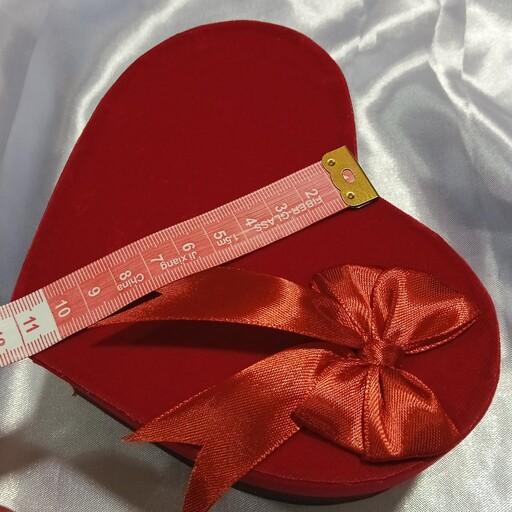 جعبه کادویی طرح قلب قرمز و مشکی سایز کوچک