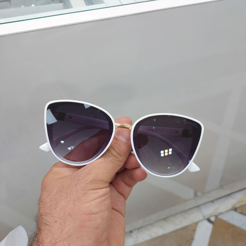 عینک آفتابی زنانه نگین دار مارک چنل یووی 400رنگ مشکی