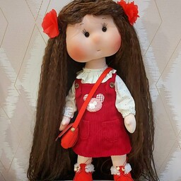 عروسک خنگول دختر  با موهای ویو و با ست قرمز  و قد 35 سانتی متر