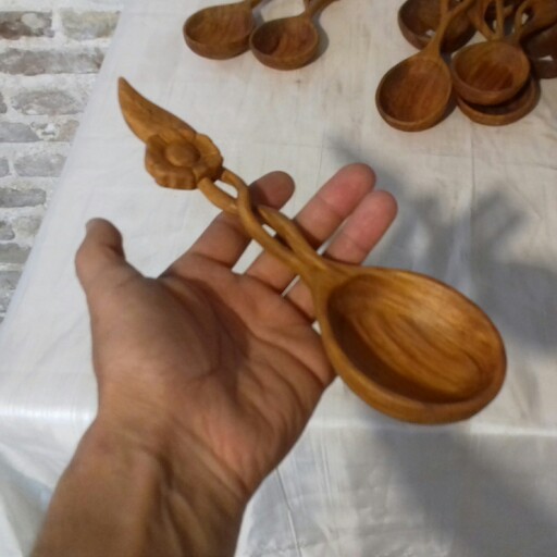 قاشق چوبی آجیل خوری طرح دار چوب گیلاس و گردو با رنگ طبیعی