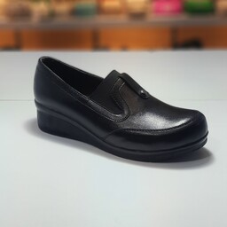 کفش زنانه کد12سایز (37تا40) رنگبندی سیاه قهوه ای جنس زیره پیو رویه چرم صنعتی درجه یک