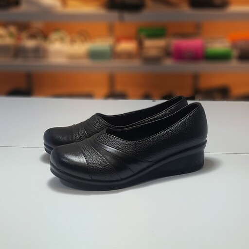 کفش زنانه کد15 سایز (37تا40) رنگبندی سیاه قهوه ای جنس زیره پیو رویه چرم صنعتی درجه یک