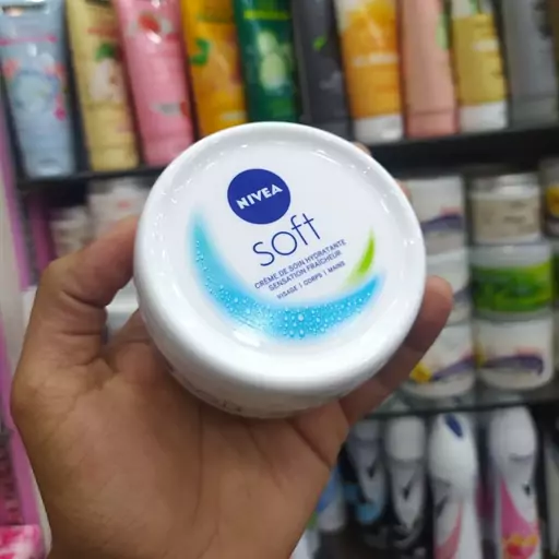 کرم مرطوب کننده سافت نیوآ Nivea soft حجم 200 میل