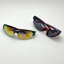 عینک آفتابی اسپرت و نشکن رنگ مشکی پیانوی براق عدسی آتیشی مناسب برای موتورسواری کوهنوردی دوچرخه سواری اسکی دویدن و ..