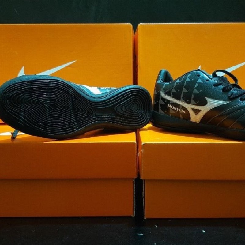 کفش فوتسال(کفش داخل سالن) میزانو ایرانی مشکی کف مشکی سایز  35 تا 40