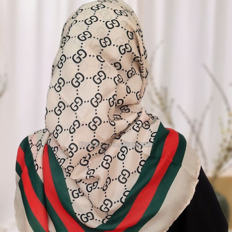 روسری حریر نخ قواره بزرگ  طرح گوچی در دورنگ زیبا