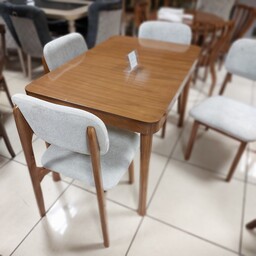میز نهار خوری ،مدل کاپر،4 نفره،رنگ صندلی سفید،رنگ صفحه قهوه ای،میز و صندلی