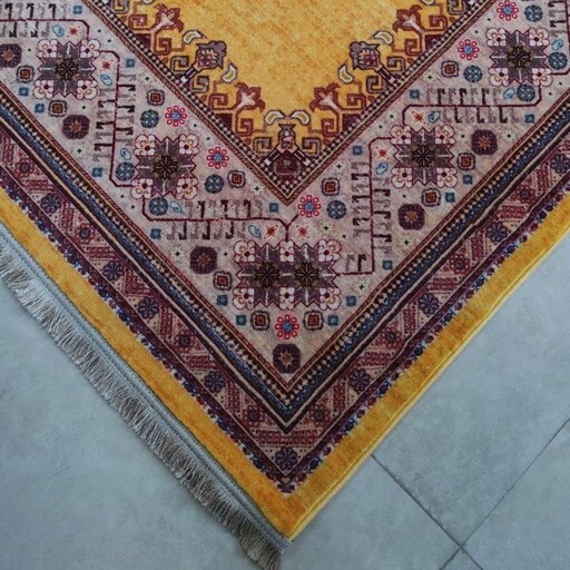  فرش فانتزی،سنتی زرد  با نخ ابریشم 1000 شانه سایز  2 در 3 (6 متری)