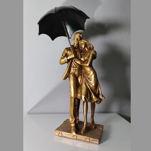مجسمه چتری خانم و آقا پلی رزین در دو مدل