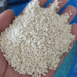 برنج نیمدانه فریدونکنار  معطر و  اعلا تهیه شده از برنج طارم هاشمی