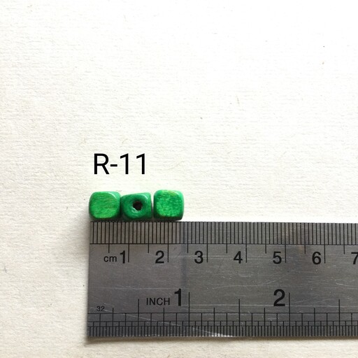 مهره چوبی مکعبی رنگی سبز R-11
