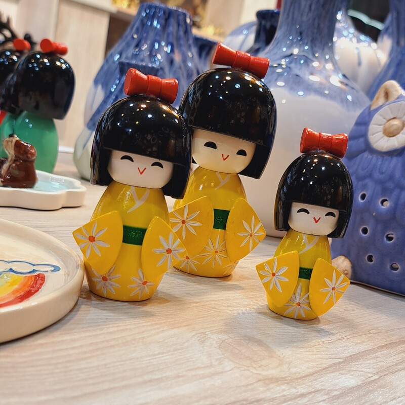 مجسمه چوبی ژاپنی  تندیس مجسمه زن ژاپنی عروسک چینی3تایی عروسک چوبی ژاپنی عروسک 3 تایی چینی مجسمه زن چوبی عروسک ژاپنی