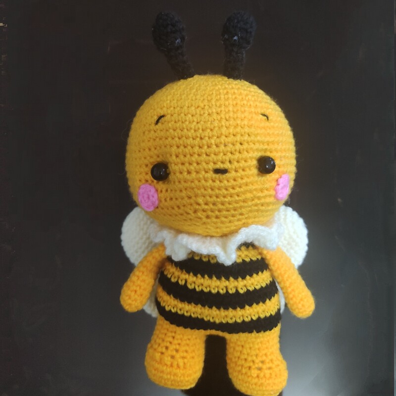 عروسک بافتنی زنبور 