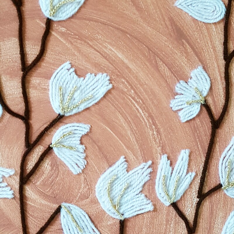 تابلو برجسته طرح شکوفه با کاموا، 50 در 50 سانت