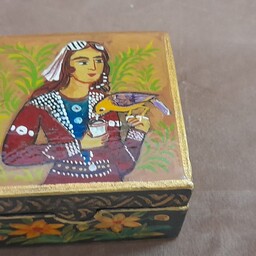 جعبه پاپیه ماشه با رنگهای معدنی وگیاهی که نقاشی لاکی روغنی گفته می شود با طرحهای سنتی ورنگهای  متفاوت در سایز های مختلف