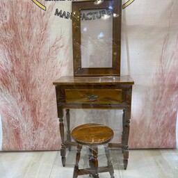 آینه و کنسول چوبی
 به همراه صندلی جنس چوب هزینه ارسال به عهده مشتری وپسکرایه

