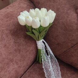 دسته گل عروس با گل لاله سفید 16 شاخه کیفیت عالی و مشابه طبیعی