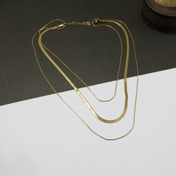 گردنبند سه ردیفه استیل رنگ ثابت درجه یک بسیار زیبا با دو زنجیر ساده و یک زنجیر ماری ساده