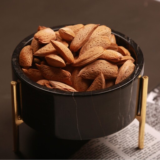 بادام سنگی درشت امسالی شیرین 5کیلویی. محصول تضمین کیفیت ومرجوعی دارد
