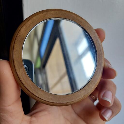  آینه چوبی منبت کاری شده طرح ماندالا ی چوبینک