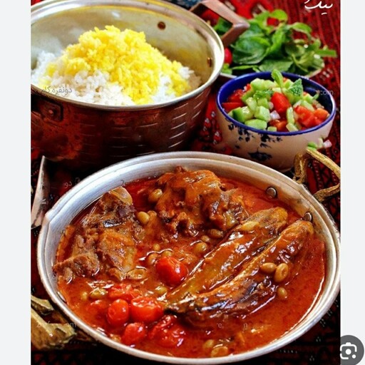 غذای خانگی چلو خورشت باد مجان با گوشت تازه گوسفندی و برنج ایرانی