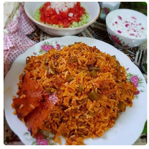 غذای خانگی لوبیا پلو با برنج خوش عطر ایرانی با گوشت گوسفندی تازه