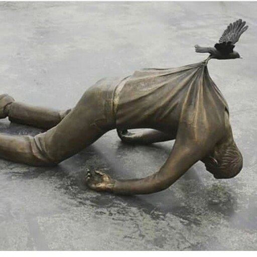 مجسمه پرنده نجات پلی استری پتینه ای